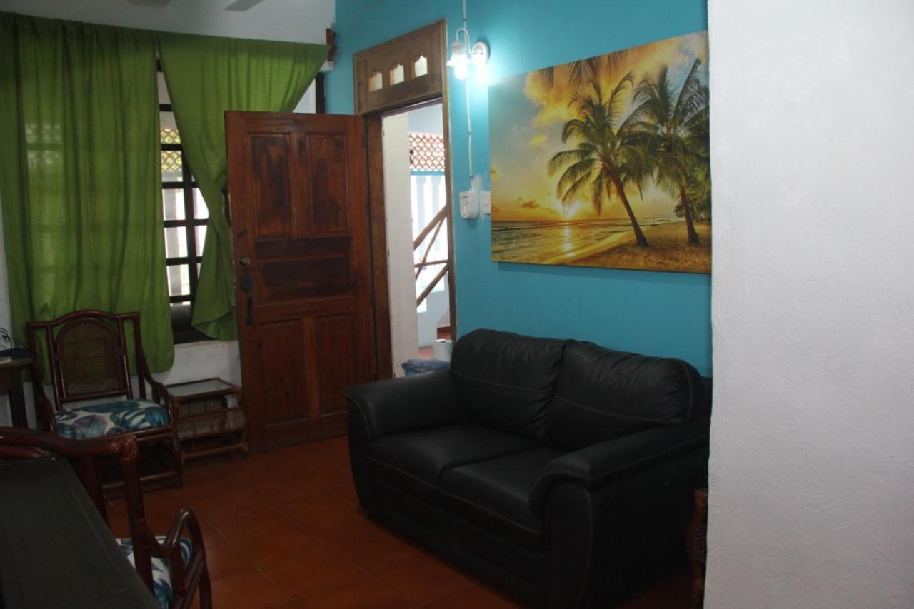 Malecon Beach House In Progreso 1 Block From Beach Экстерьер фото